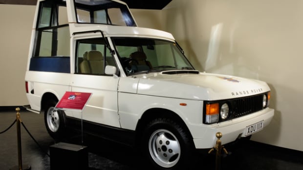 In 1982, the British design firm of Ogle crafted the first bulletproof Popemobile on a Range Rover chassis. The raised “telephone booth” at the rear raises overall height of the car to 102 inches.