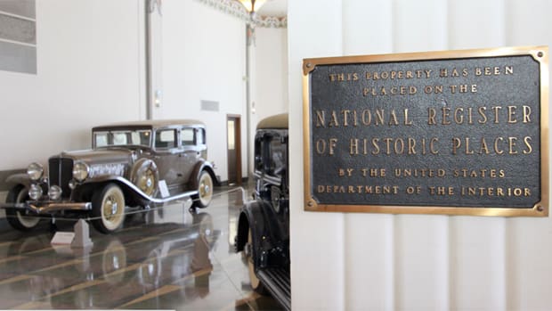  photo - Auburn Cord Duesenberg Automobile Museum