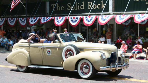 Steven Murphy of Chicago drove his beautiful and rare 1940 Buick convertible sedan on the entire East-to-West tour. 