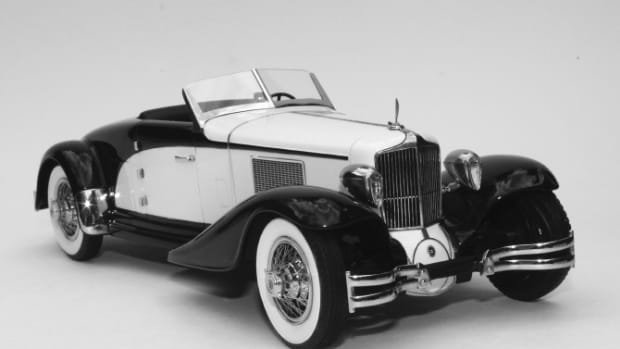 Automodello has just released this 1:24 model of Brooks Stevens' one-of-a-kind Cord L-29 roadster.