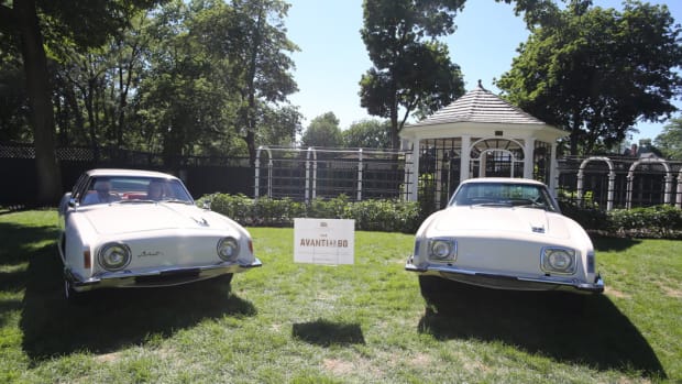 For the first time in 60. years, 1963 Avanti 63R-1001 and the last 1964 Avanti R5643 were together again in the city of their birth, South Bend, Indiana, during the Concours d’Elegance at Copshaholm, Saturday, July 9, 2022.