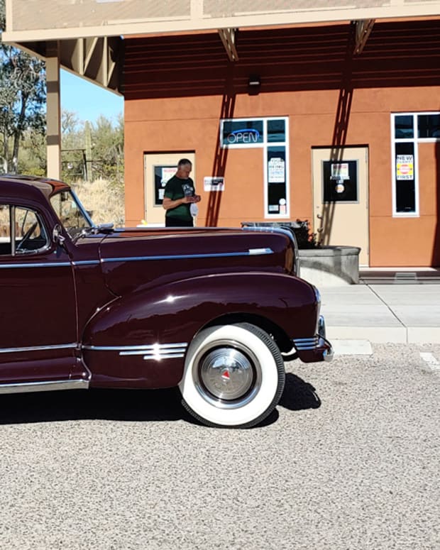 1942-Hudson-Traveler-Business-Coupe