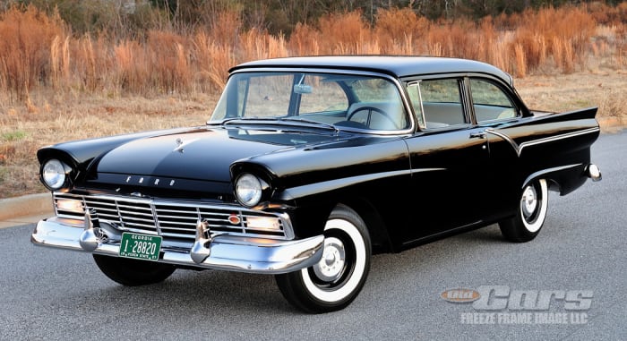 1957-Ford-Custom-A001