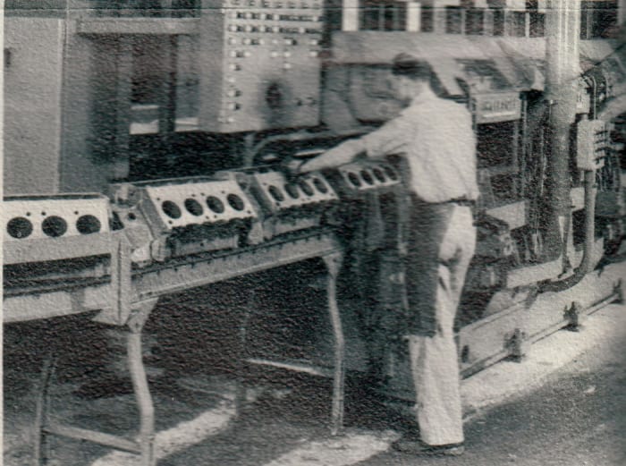Using 640 machine tools, Olds workers produced the “Rocket” Engine from unfinished engine block to running and ready to install.