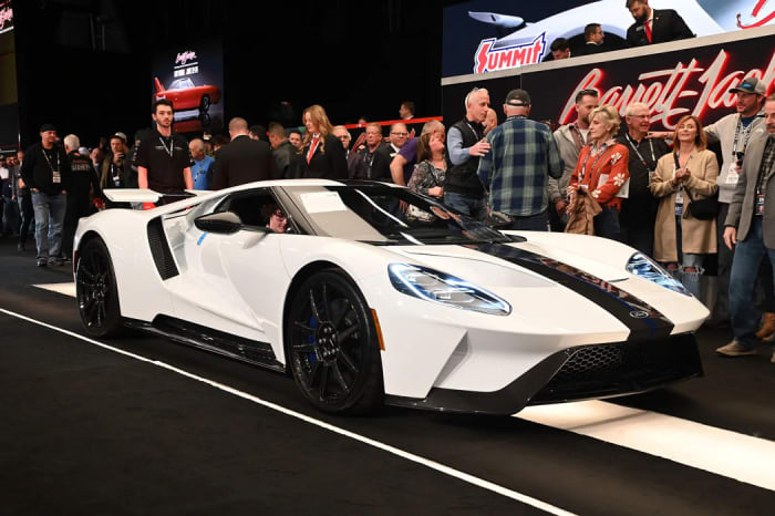 2020 Ford GT Carbon Series (Lot #1390) sold for $1,320,000.