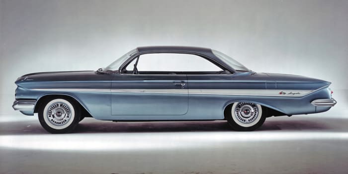 Impala, Impala Super Sport and Bel Air Sport Coupes, all built on the B-body platform, received the bubble-like rear window. These “bubble top” Chevrolets are among the most desired by Chevy enthusiasts.