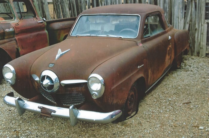 One of several complete cars at Nobody Else’s Auto is this 1950 Studebaker Champion Regal Deluxe Starlight coupe. It sports the first-year “bullet nose” styling.
