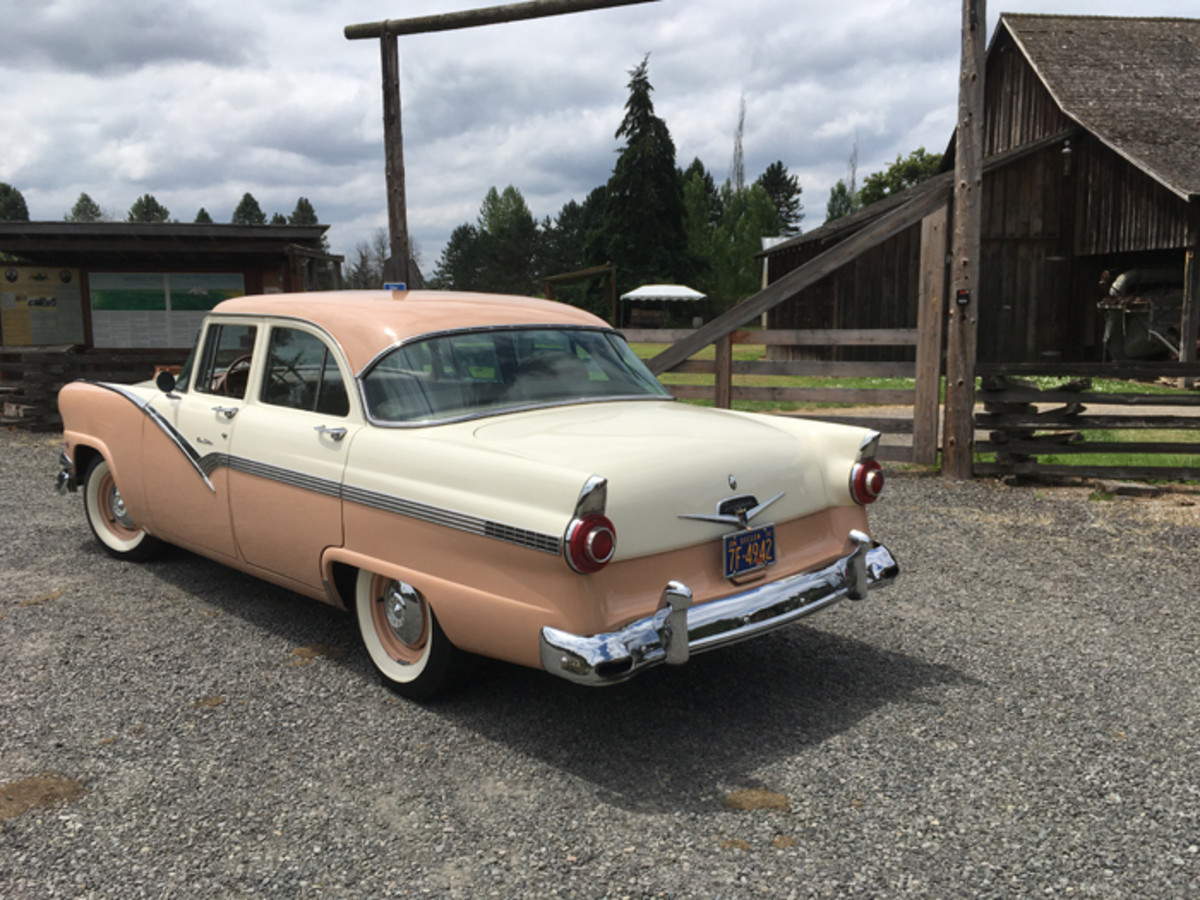 Ford Fairlanes were updated with different trim for 1956, including wider side trim, a different trunk emblem and chrome on the tail lamp lenses.