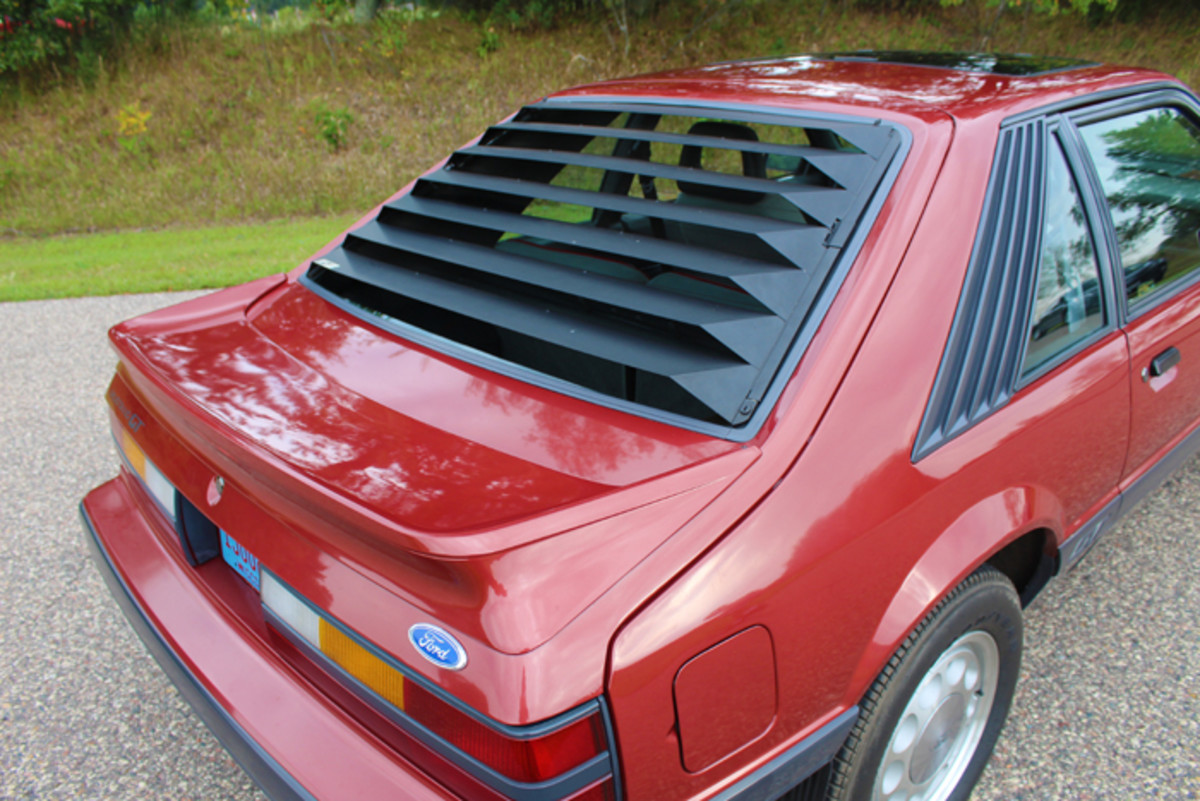 The iconic rear window louvers in all of their glory!