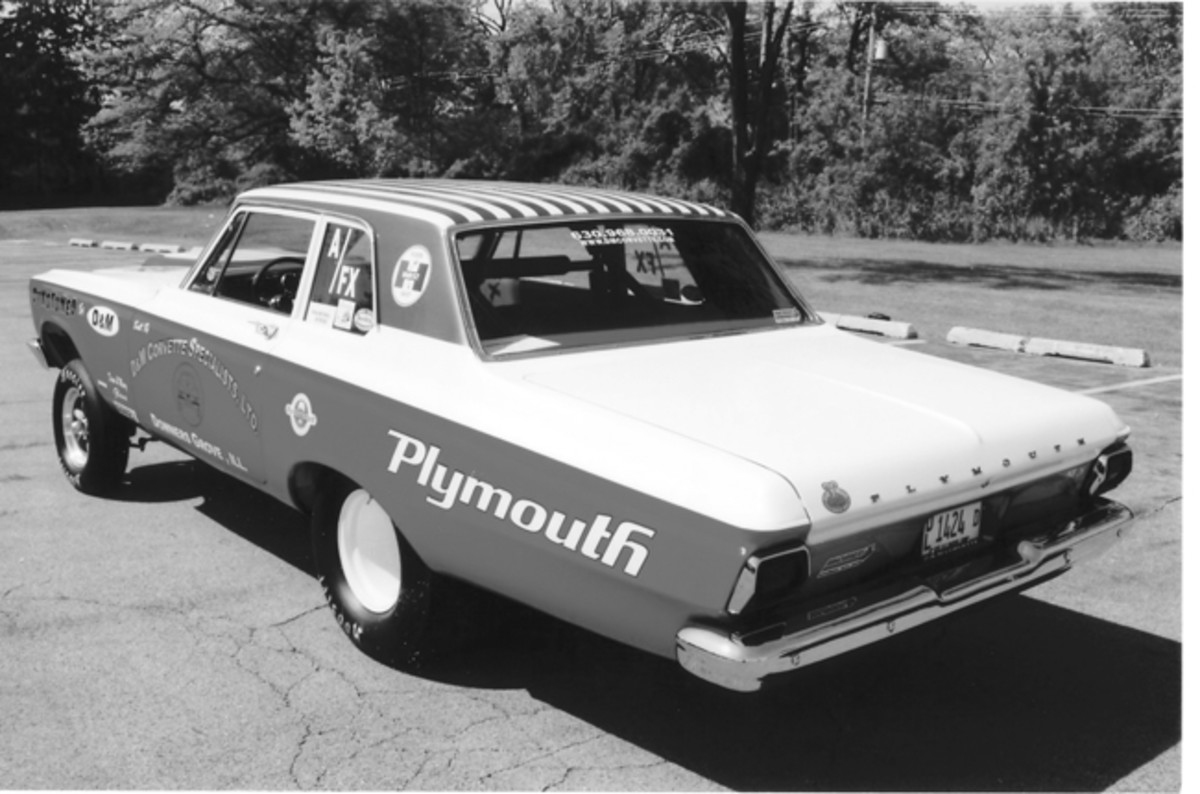  A fleet of ’65 Plymouths dominated NHRA Top Stock Eliminator competition in 1965 and memories of those days inspired Dave Glass to build his red, white and blue bombshell.