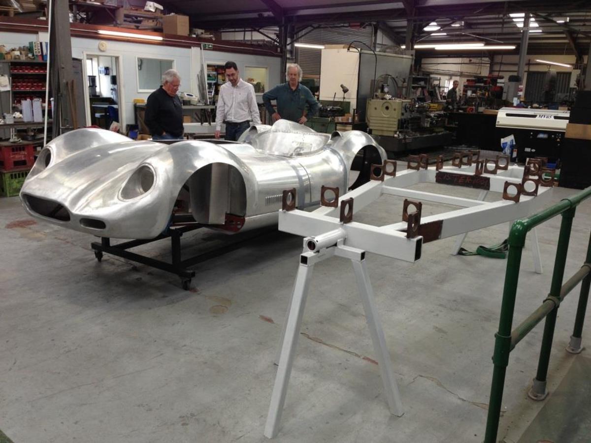 A new Lister Knobbly Jaguar will be built based on the 1958 race car with many of the original principals behind the project.