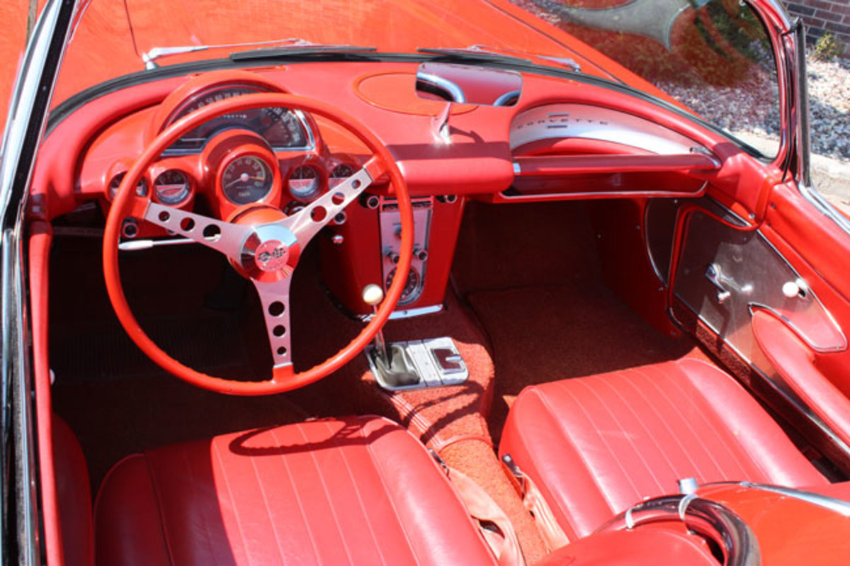 1960-Corvette-interior