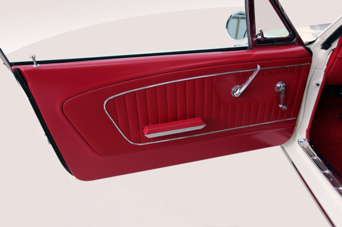 1966-Mustang-door