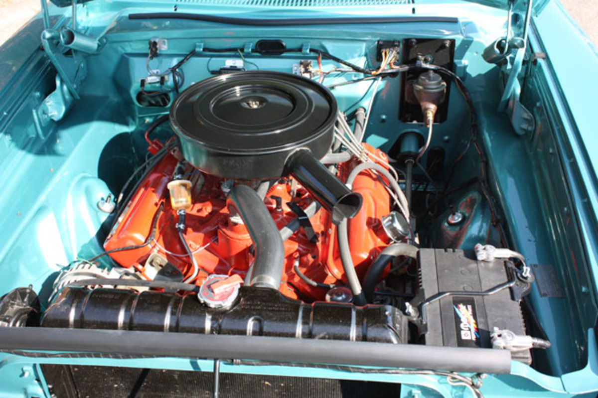 1964-Plymouth-Fury-engine