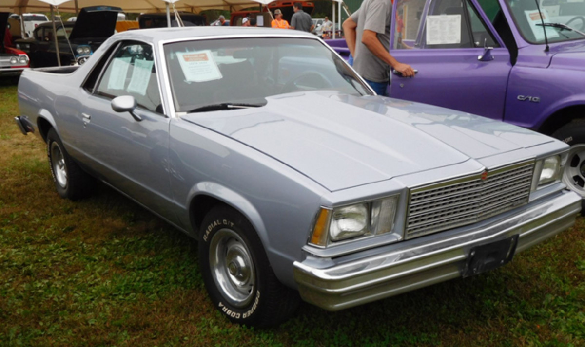  There is a 350-cid V-8 under the hood of this 1978 El Camino that brought $4,000 at the W. Yoder auction.