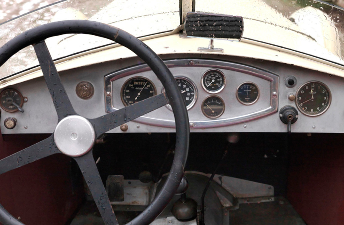Unrestored-1930-G.A.R.-Type-B5-Roadster---dashboard