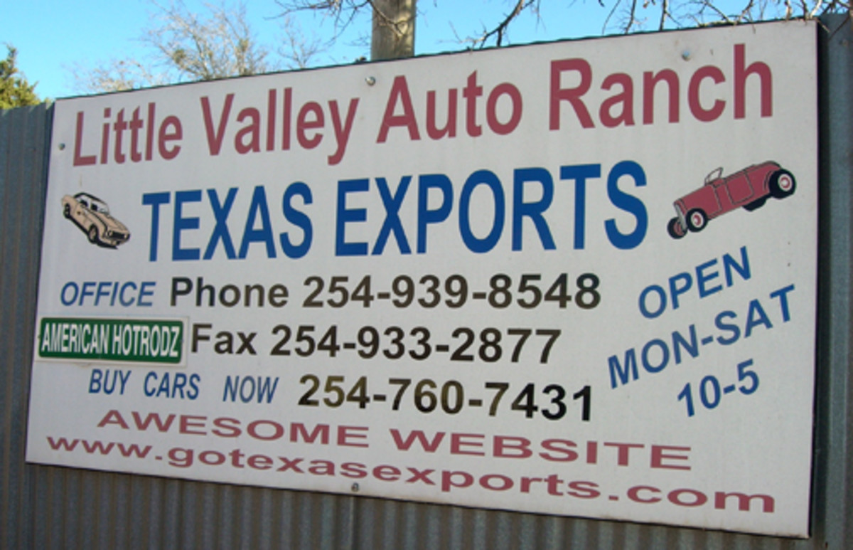 The sign leading into Little Valley Auto Ranch in Belton, Texas, contains all the important contact information for the business. Simple, yet effective for maintaining customer traffic.