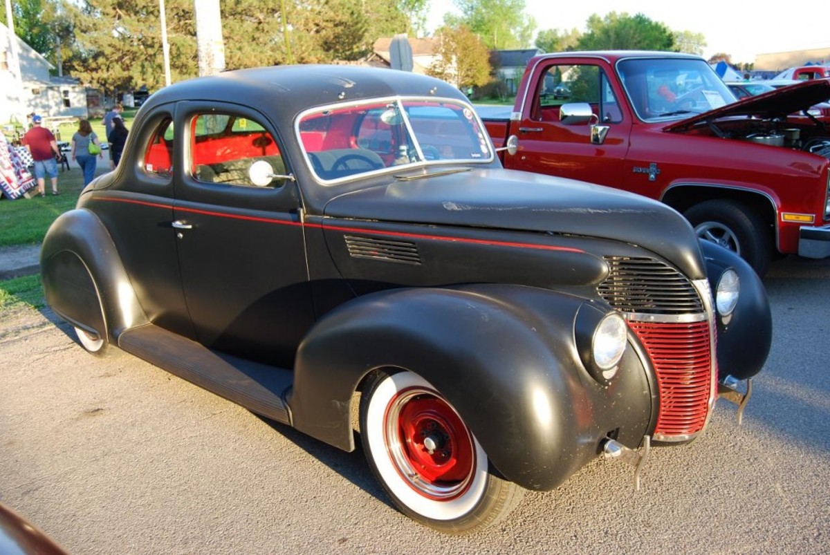 Ford hot rod coupe.