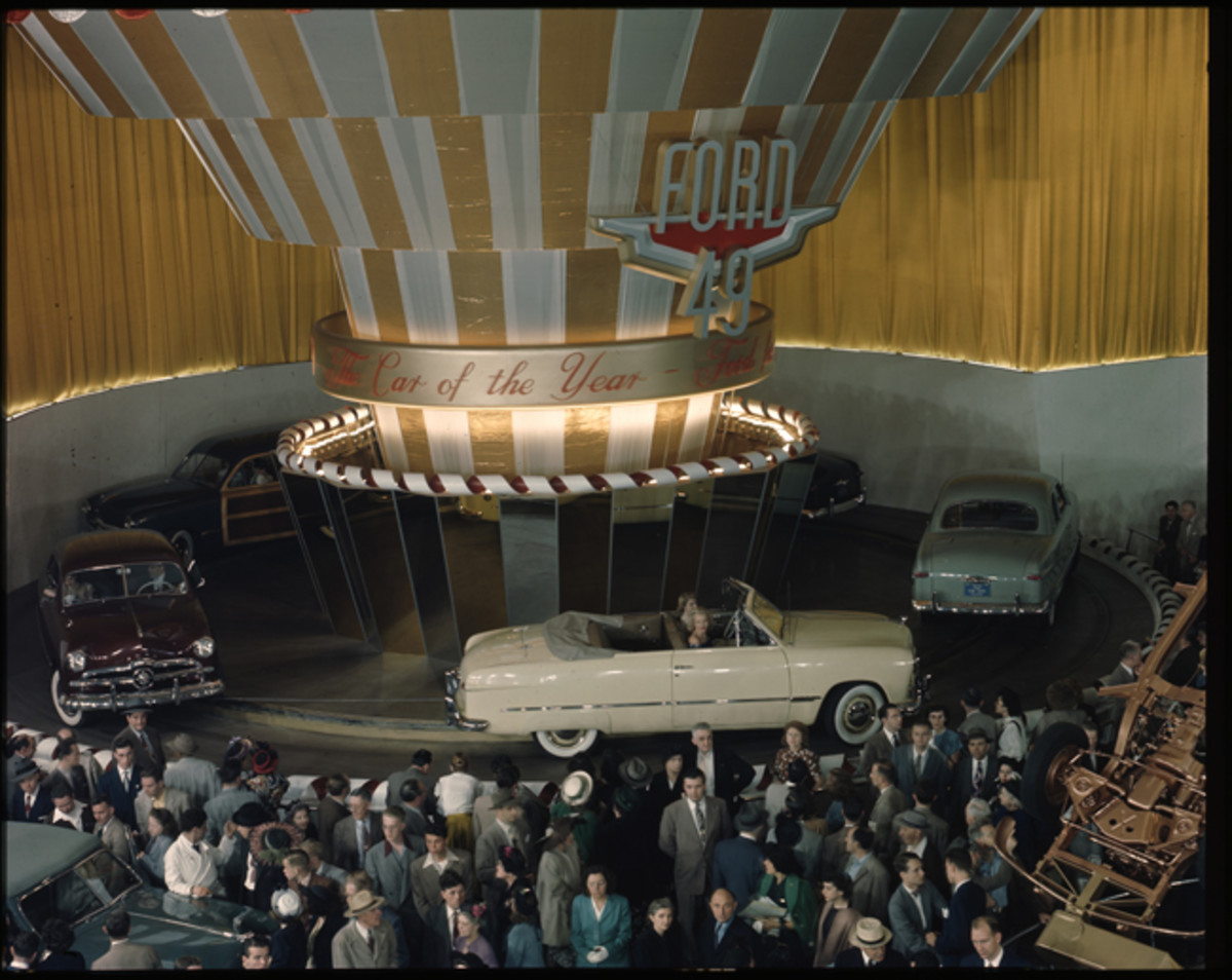  On June 14, 1948, crowds jammed the Waldorf Astoria’s main ballroom to check out the totally new 1949 Ford line-up. (Courtesy Ford Motor Co.)