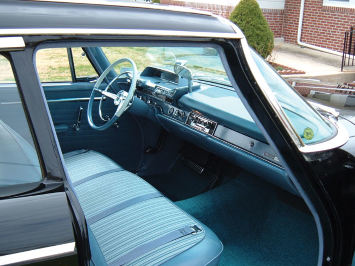 1963-Dodge-wagon-passenger