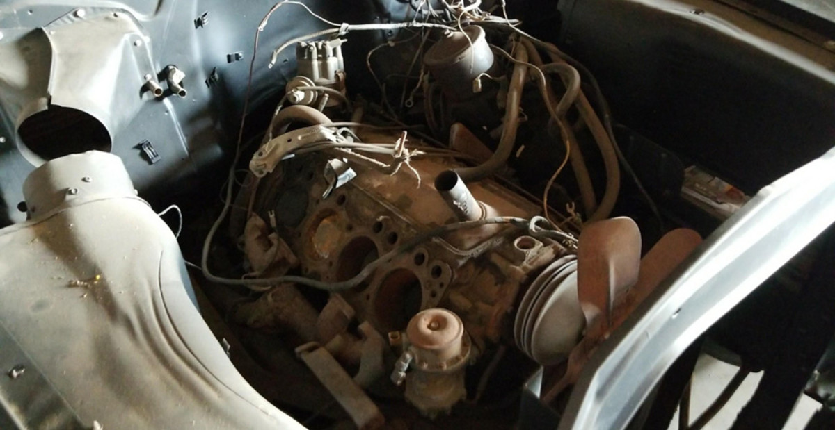  The 322-cid V-8 engine of the Skylark — Buick's first modern V-8 engine — is not complete, but the missing parts are shared with the far more common Roadmasters of that model year.