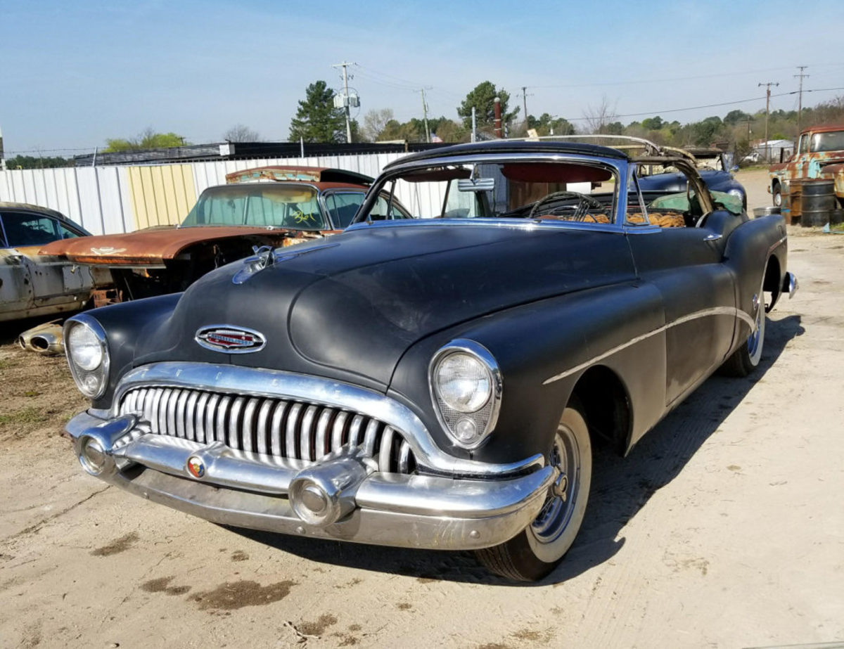  This 1953 to be sold on April 21 by VanDerBrink Auctions looks to be a solid, buildable car that will offer the high bidder a lot of potential to restore the car their way.