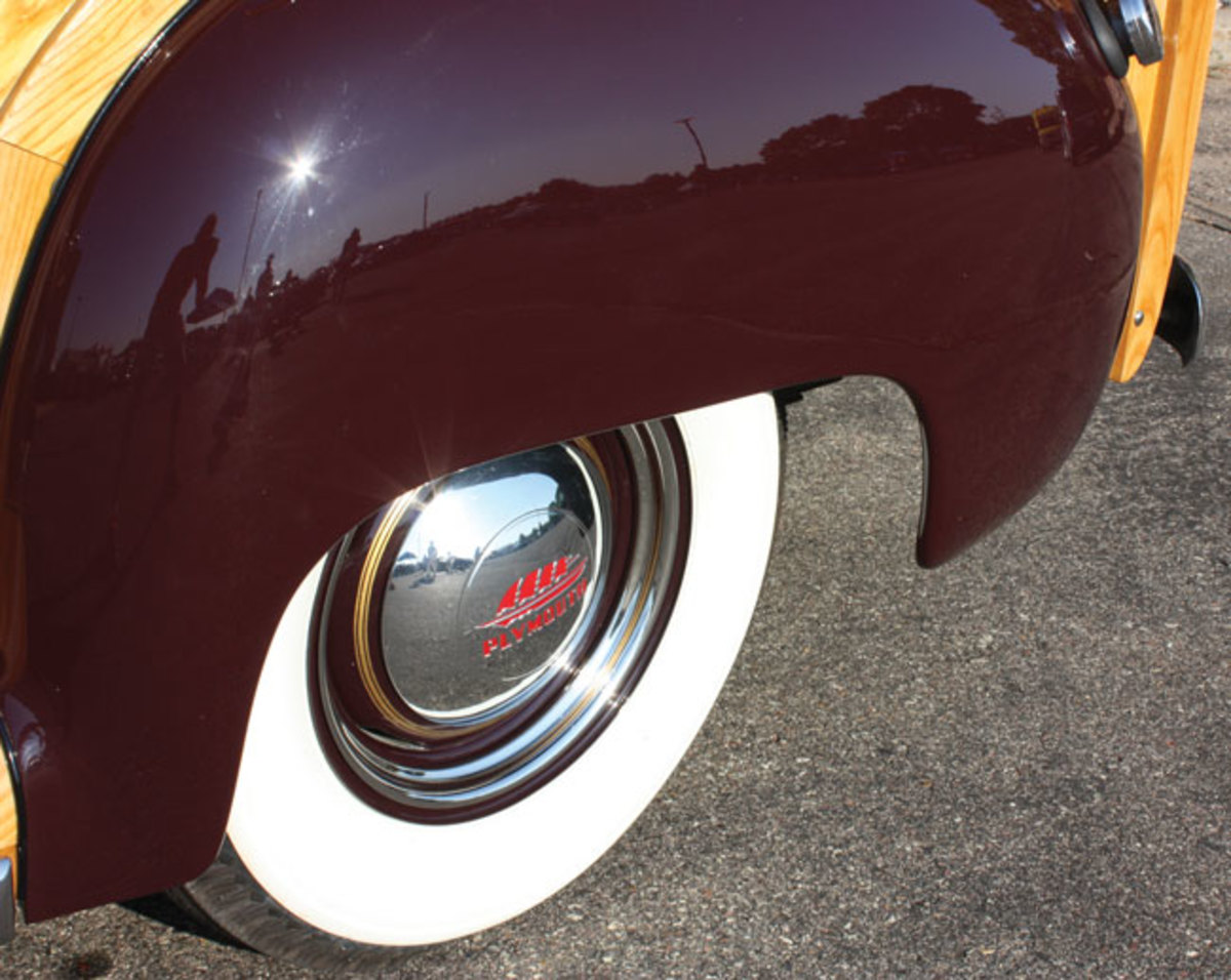 1948-Plymouth-fender