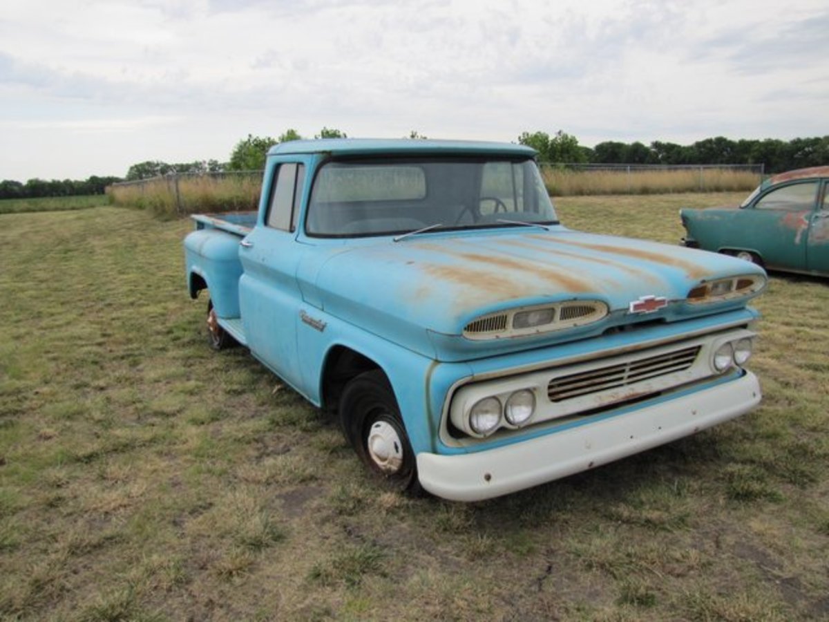 There are just two miles on this 1960 Chevrolet truck. And it's Chevy's stepside model!