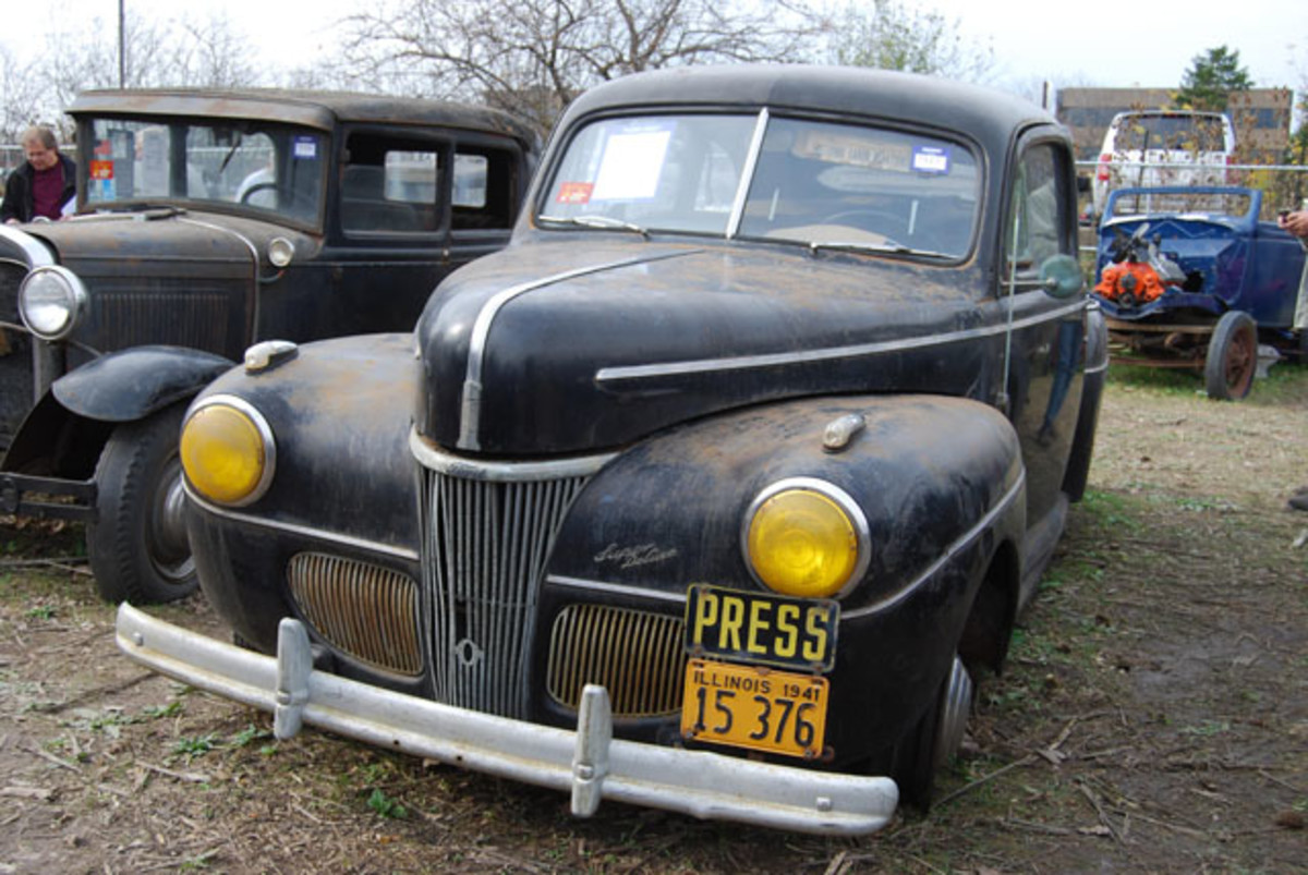 The blackout lights on this ’41 Ford suggest that members of the press were considered to be involved in an “essential occupation” during World War II. Wouldn’t this make a great Old Cars Weekly staff car?