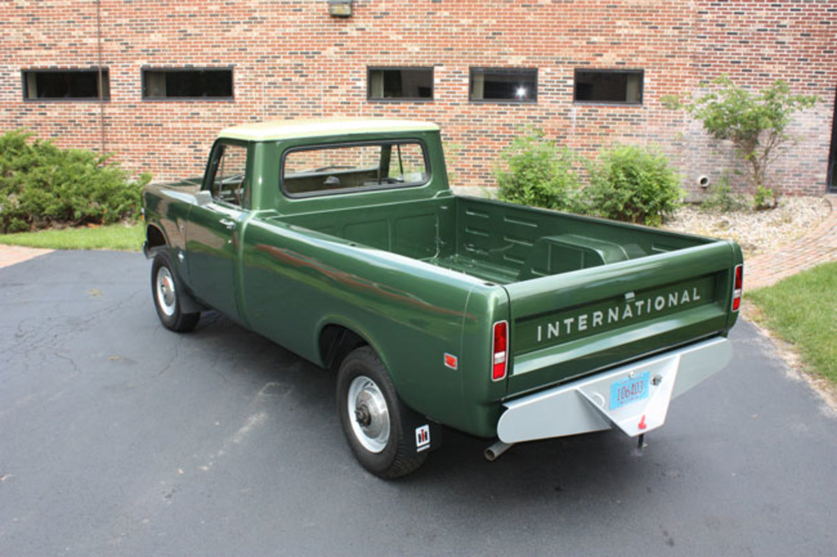 1975-IH-pickup-4