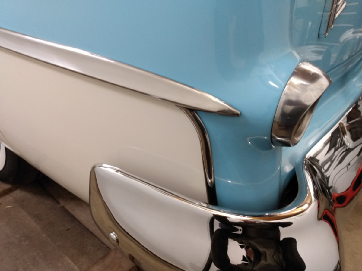 The toughest part to find in the restoration was this trim piece dividing the two-tone paint. Until the trim could be located, Sletten pinstriped the point where he estimated the colors should meet. He estimated well.