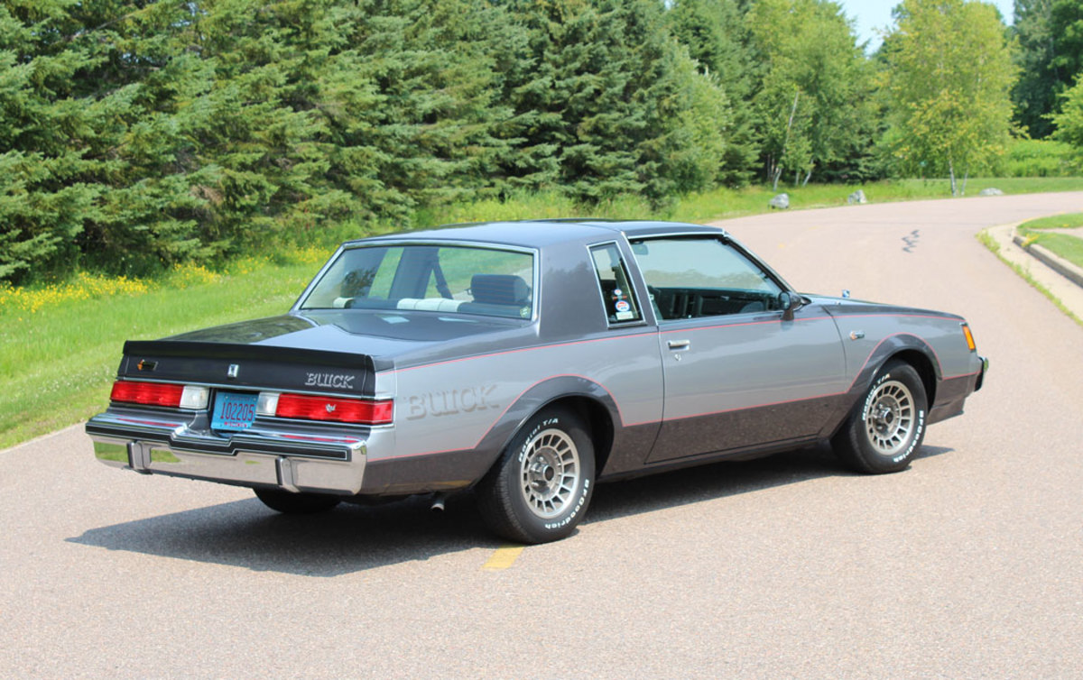 In 1982 they weren't all black. Aschenbrenner's Buick sported the silver/grey motif.