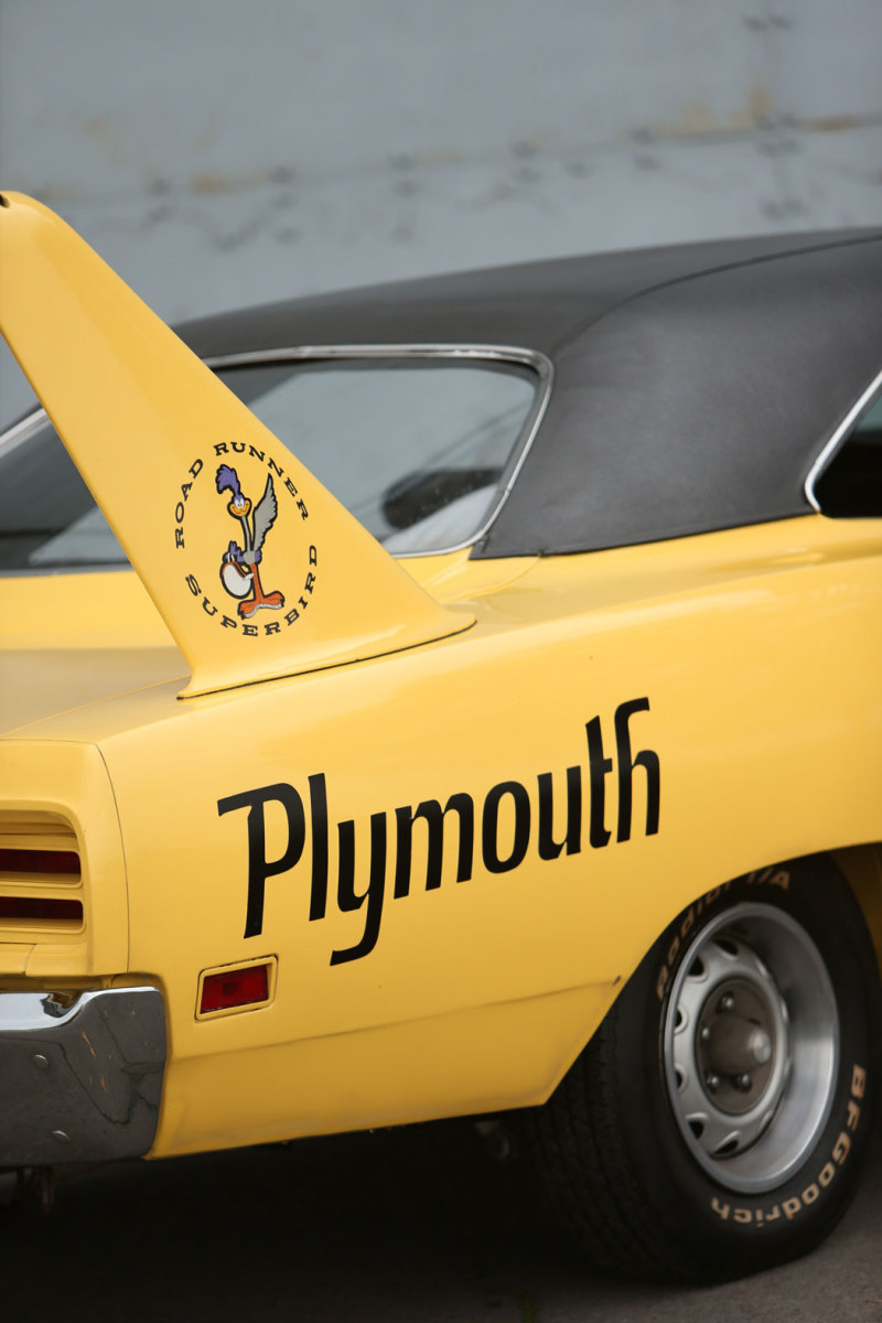 A look a the iconic wing of the Superbird