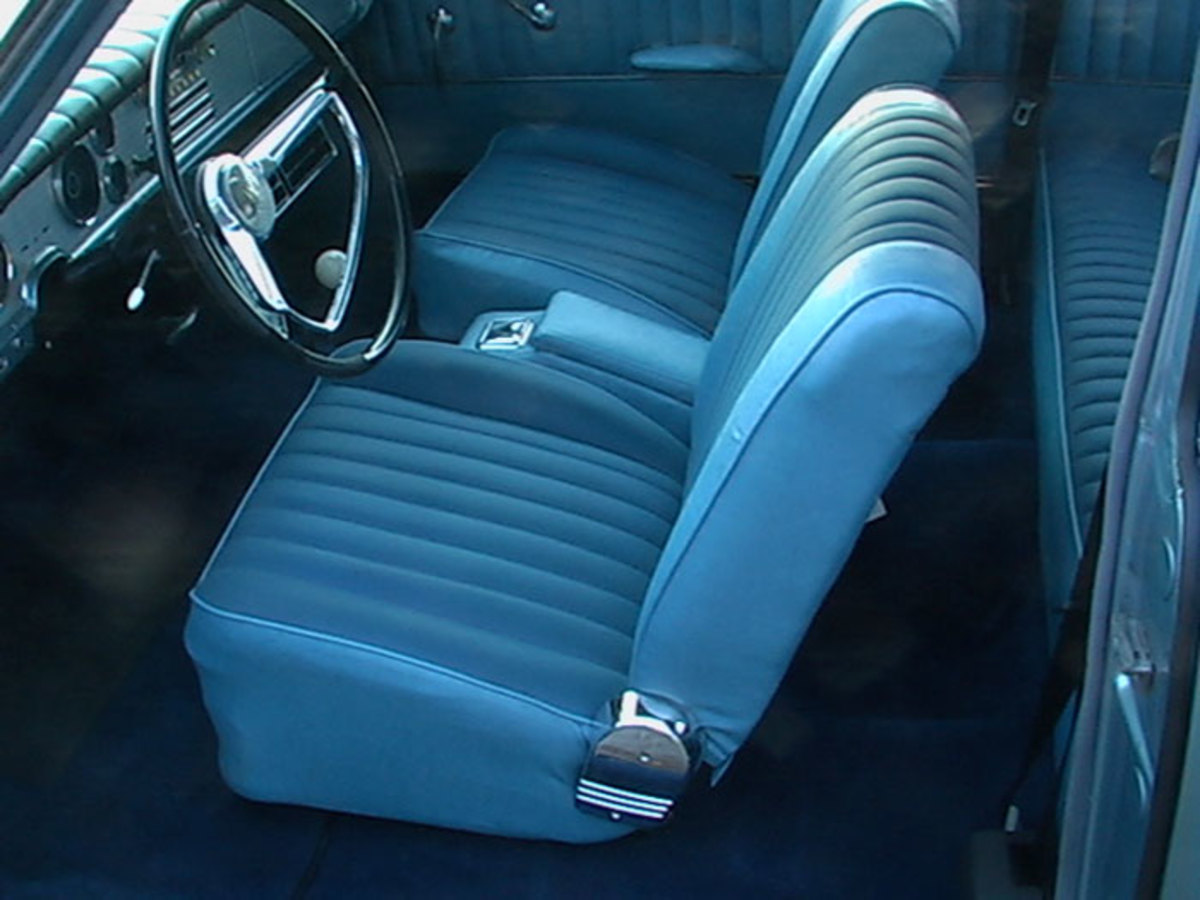 1960-Studebaker-Hawk-interior