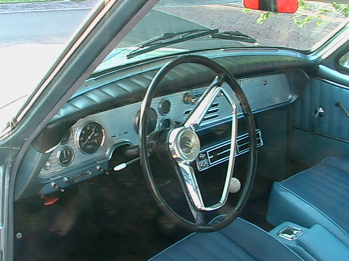 1960-Studebaker-Hawk-dash
