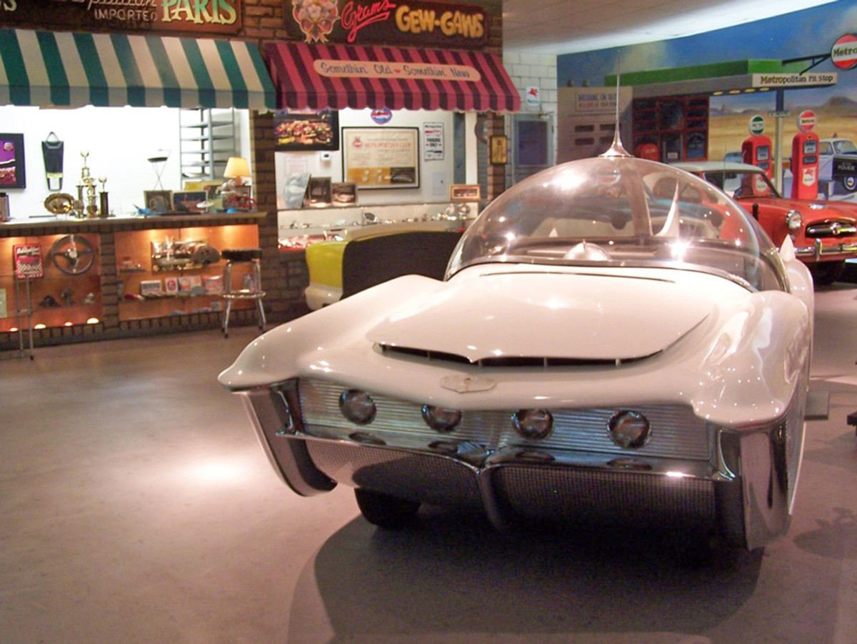 The futuristic 1955 Metropolitan Astra-Gnome dream car.