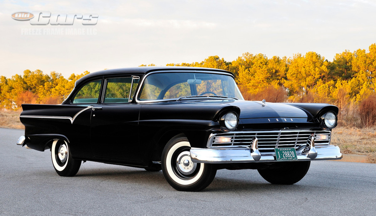 1957-Ford-Custom-A038