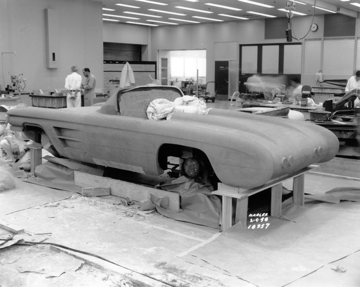 This full-scale clay model of the F-88-III was close to completion in early 1958. Design work on this concept car began in 1957.