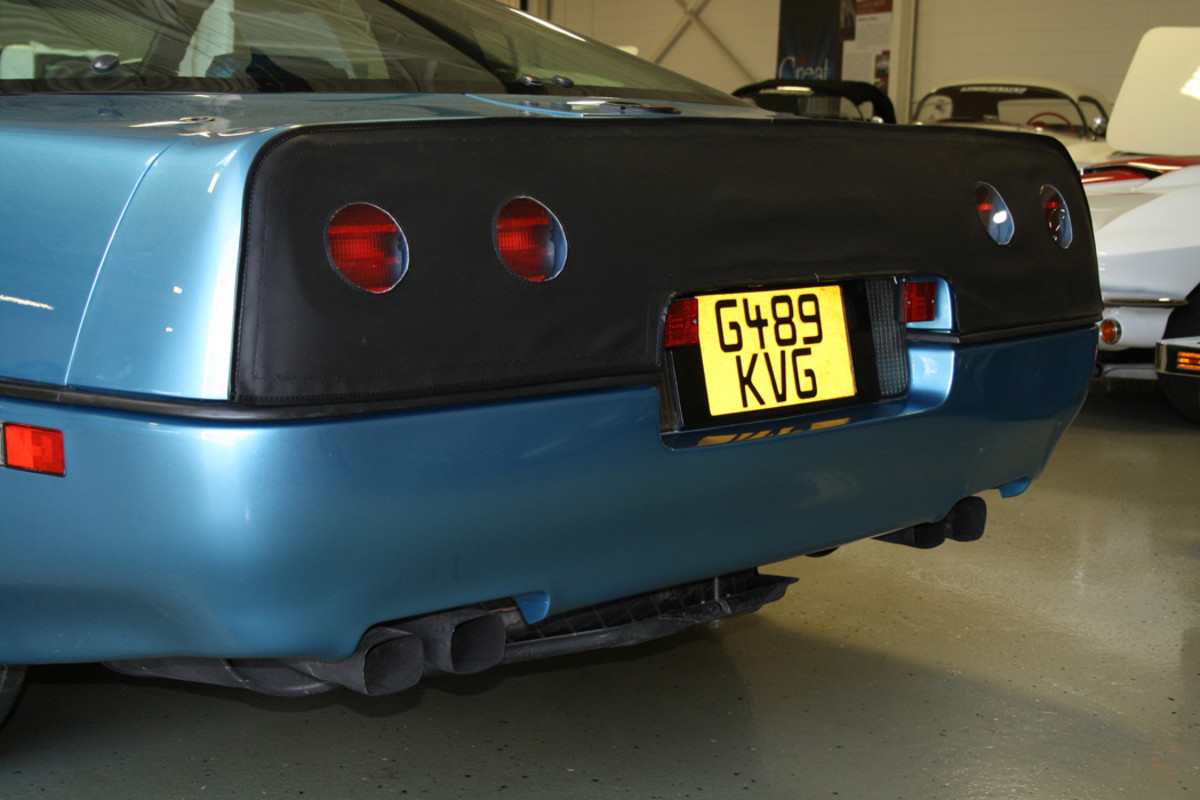 The original camouflaging cover for the tail panel, a unique feature used to distinguish the original production ZR1, was long lost, so Brett had it replicated.