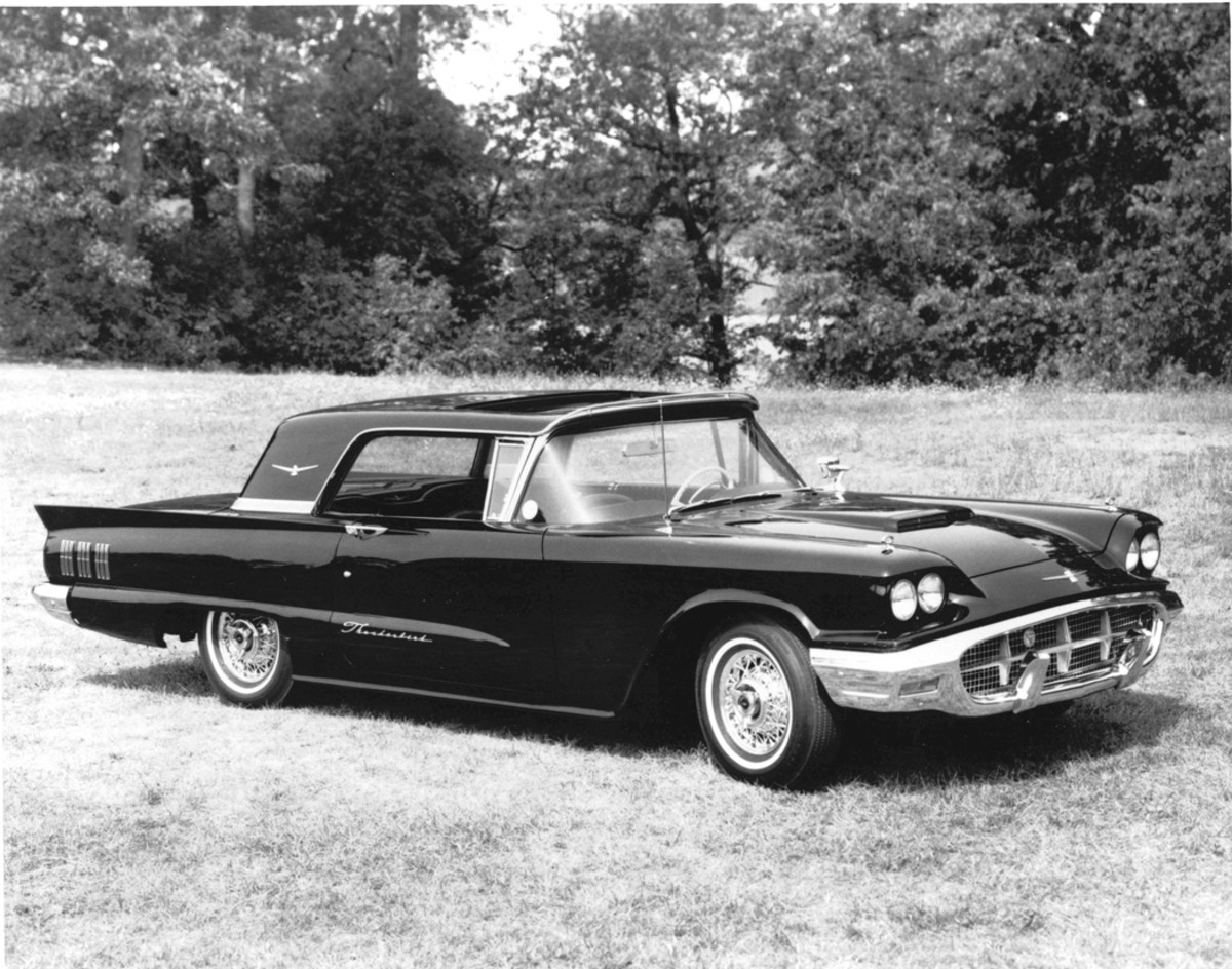 1960 Thunderbird with the rare, optional sunroof and Kelsey-Hayes wire wheels.