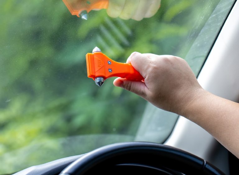 Window Glass Breaker, Portable Car Glass Breaker and Seatbelt Cutter