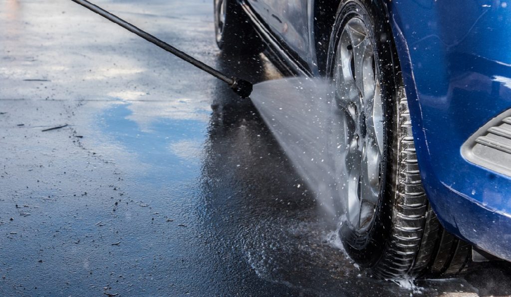 using a car pressure washer to clean your car