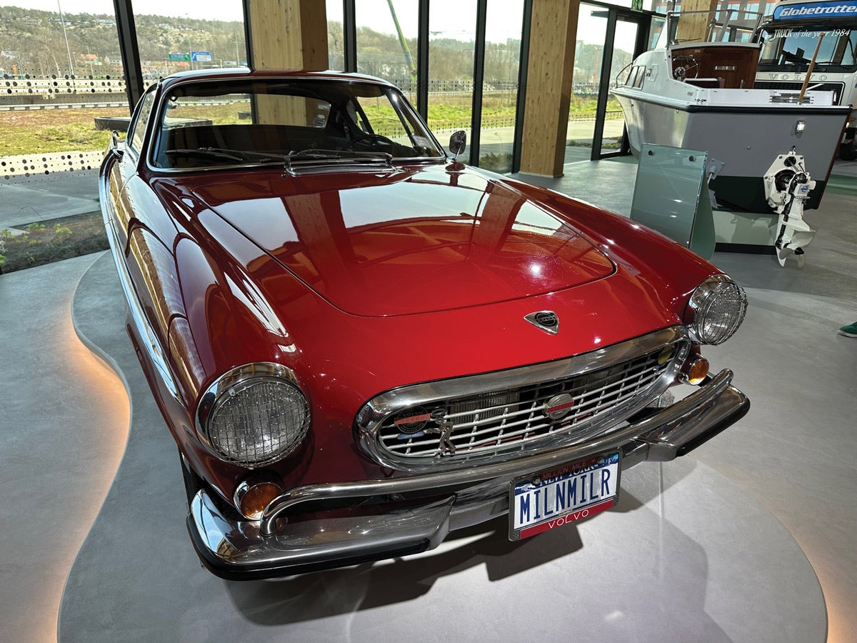 Here in the States, the P1800 became the basis for the most well-travelled Volvo of all time: a red coupe owned by genial Long Island schoolteacher Irv Gordon. Gordon parlayed his long daily commute into an astounding 3,200,000-mile Guinness driving record.