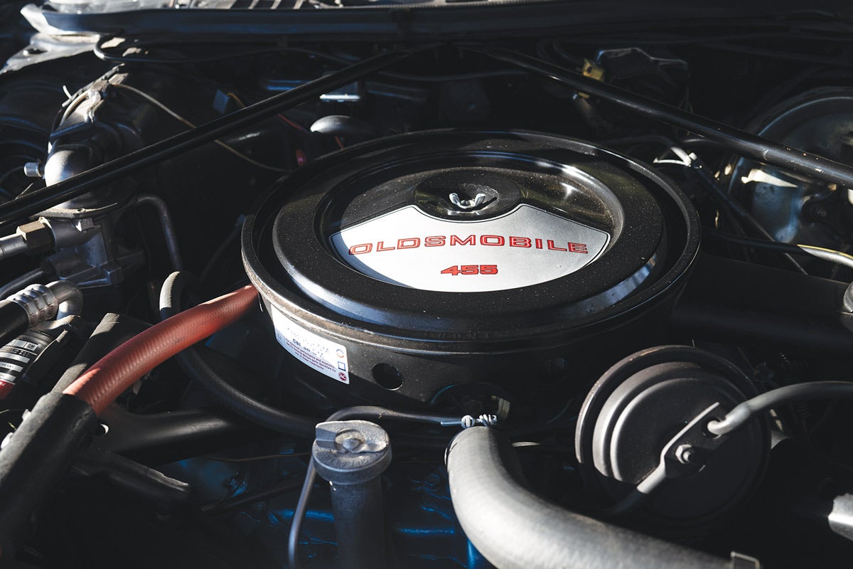 The 455-cid V-8 in the 1975 Hurst/Olds produced 190 net horsepower.