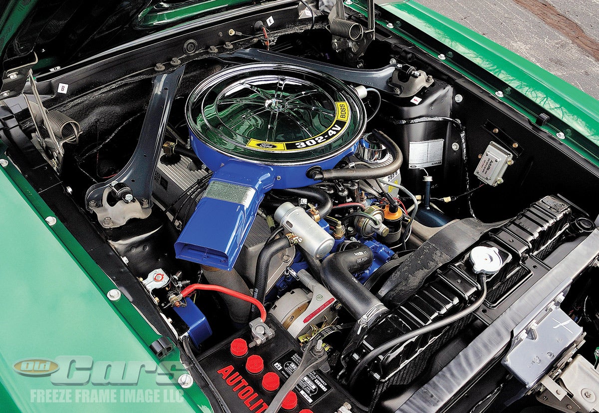 The Boss 302 engine highly differed from Ford’s regular 302 and was conservatively rated by the factory at 290 hp