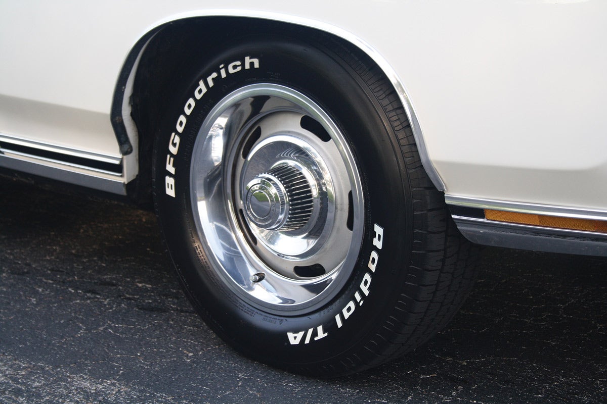Rally wheels cost extra. When ordered, the optional fender skirts were not available due to a lack of clearance between the skirt and the wheel hub.