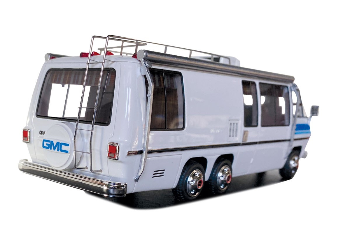 Automodello offers its scale GMC MotorHome in three decorations; pictured is the version with an authentic Glacier White finish with blue accents.
