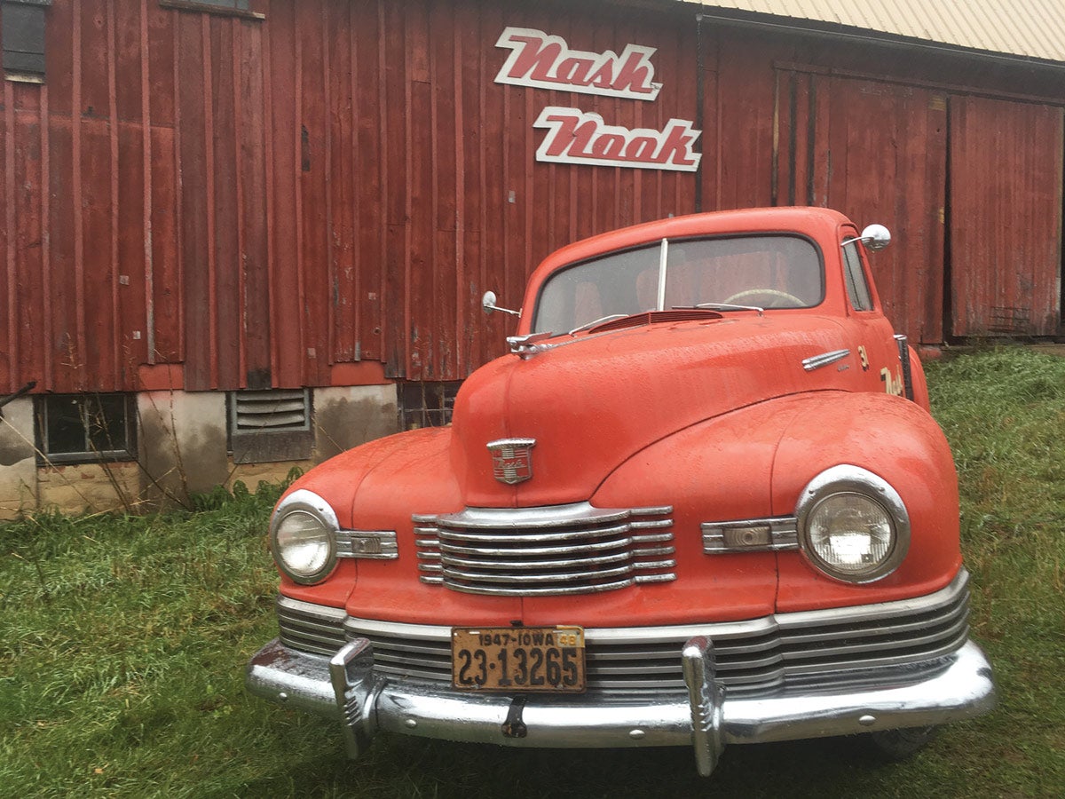From this angle, the pickup looks like an Ambassador.