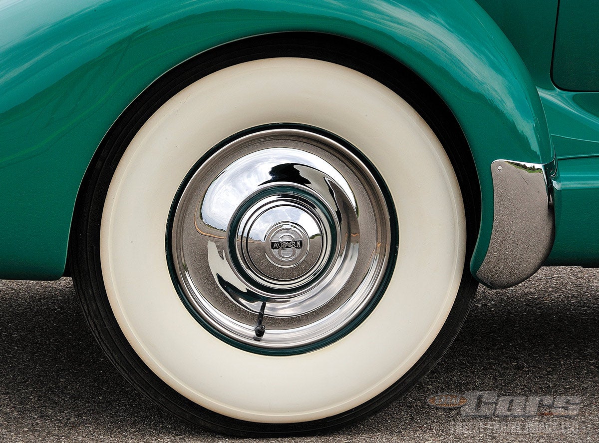 Chrome wheel discs were optional on all Auburns, but may have been standard on the Speedster — it’s not clear. They usually appeared on Speedsters in factory photos.