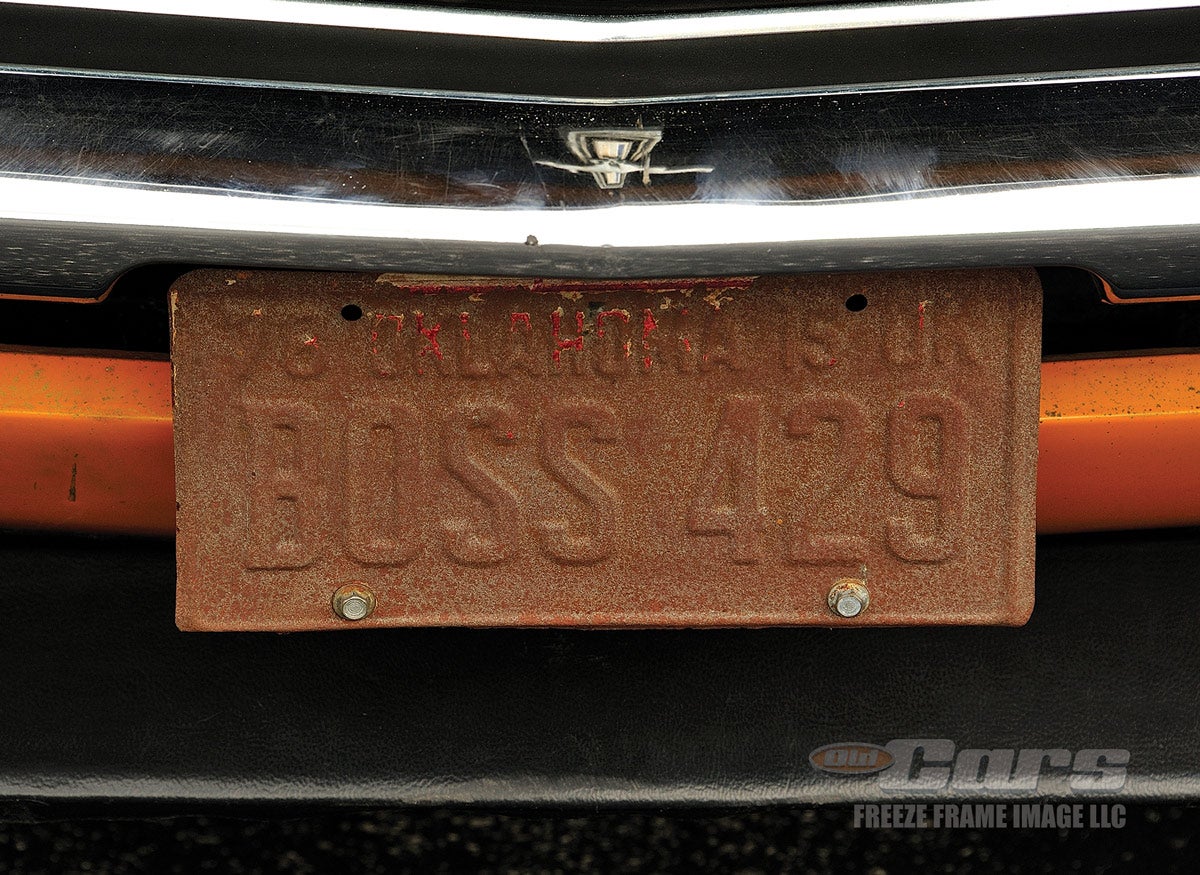 The finish on the personalized “Boss 429” Oklahoma license plate from 1978 didn’t weather the years in a field as well as the Boss’ Ford-applied body paint.